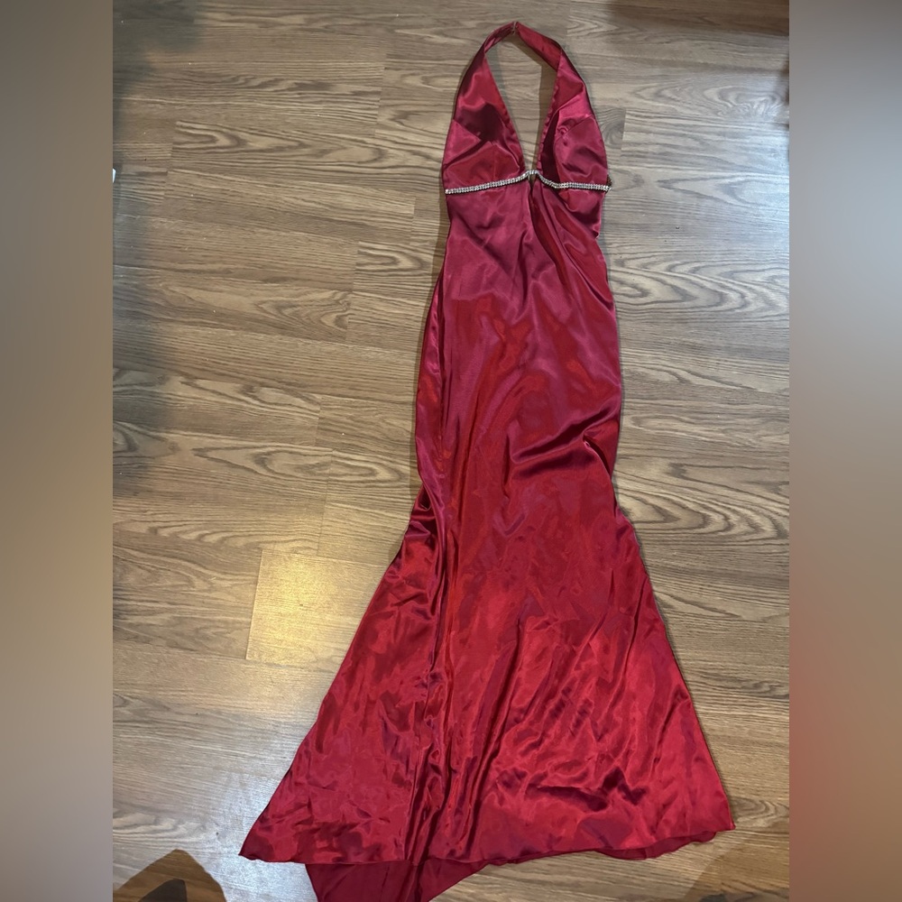 Chic Backless Red Evening Gown